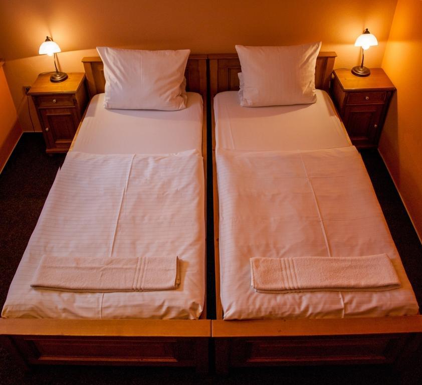 Hotel A Restaurace U Hrncire Kutna Hora Room photo